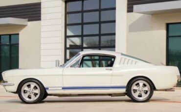 Unknown-Mustang-1966-White-Black-2