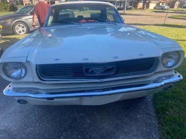 Unknown-Mustang-1966-White-Red-1