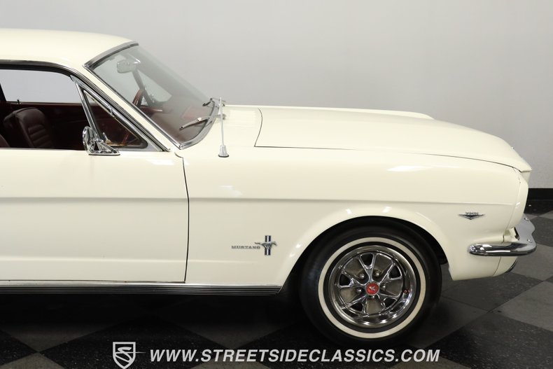 Unknown-Mustang-1966-White-Red-13