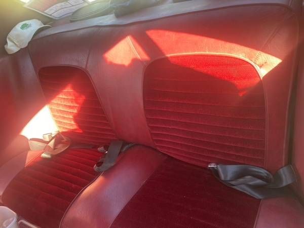 Unknown-Mustang-1966-White-Red-2