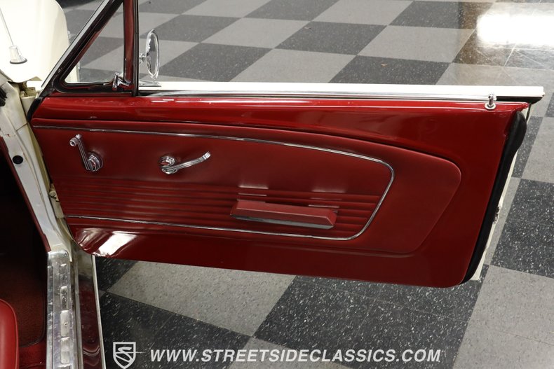 Unknown-Mustang-1966-White-Red-23