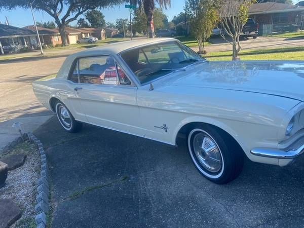Unknown-Mustang-1966-White-Red-3
