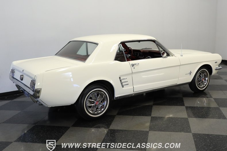 Unknown-Mustang-1966-White-Red-35