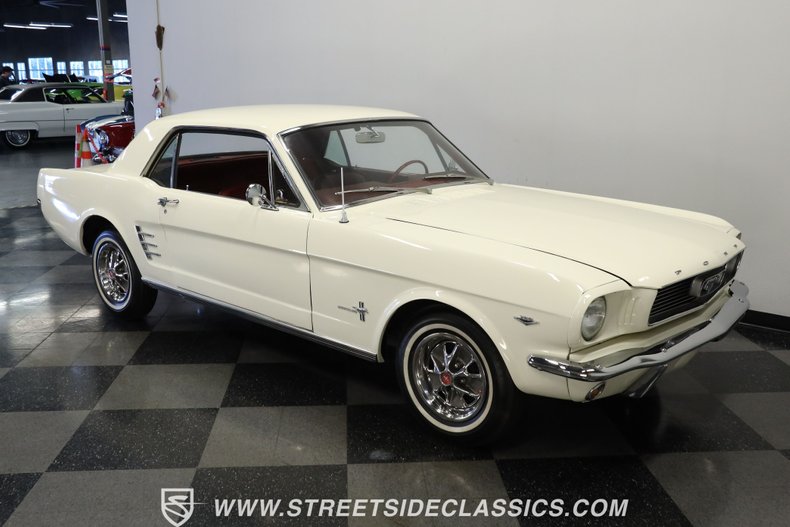 Unknown-Mustang-1966-White-Red-37