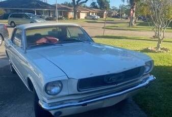 Unknown-Mustang-1966-White-Red-4