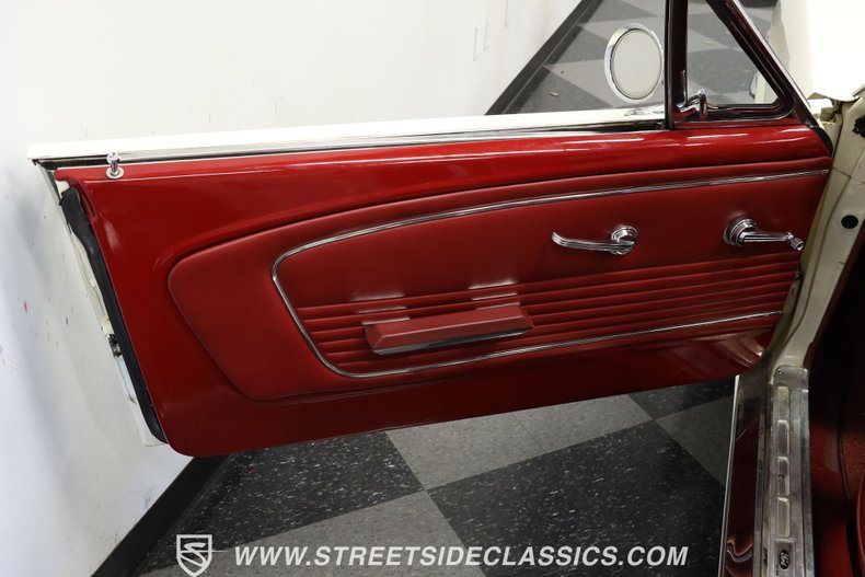 Unknown-Mustang-1966-White-Red-42