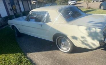 Unknown-Mustang-1966-White-Red-5