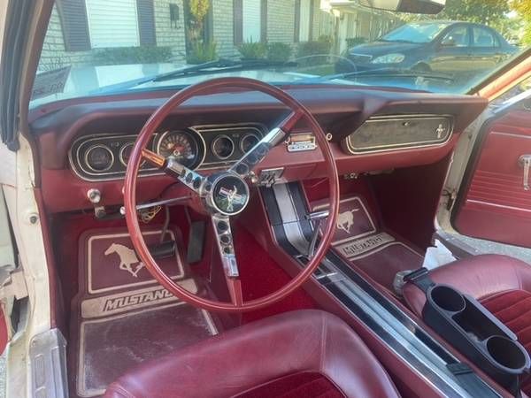 Unknown-Mustang-1966-White-Red-7