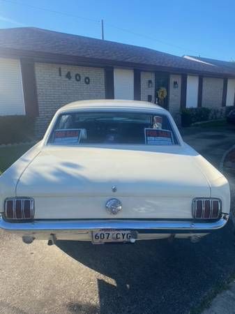 Unknown-Mustang-1966-White-Red-8