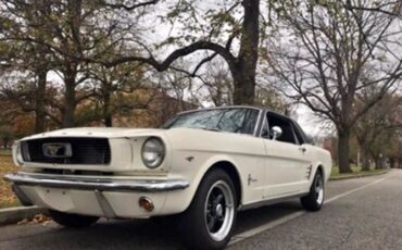 Unknown-Mustang-1966-Wimbledon-White-Black-8