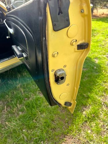 Unknown-Mustang-1966-Yellow-1