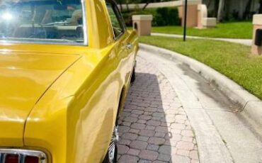 Unknown-Mustang-1966-Yellow-11