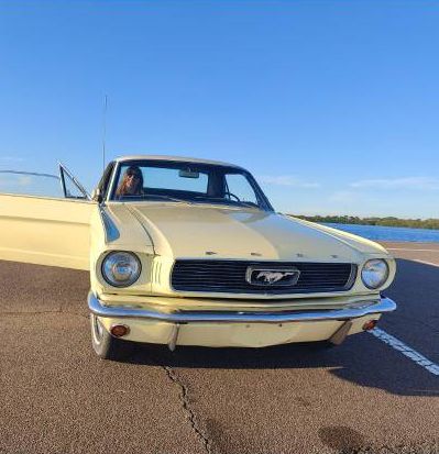 Unknown-Mustang-1966-Yellow-6