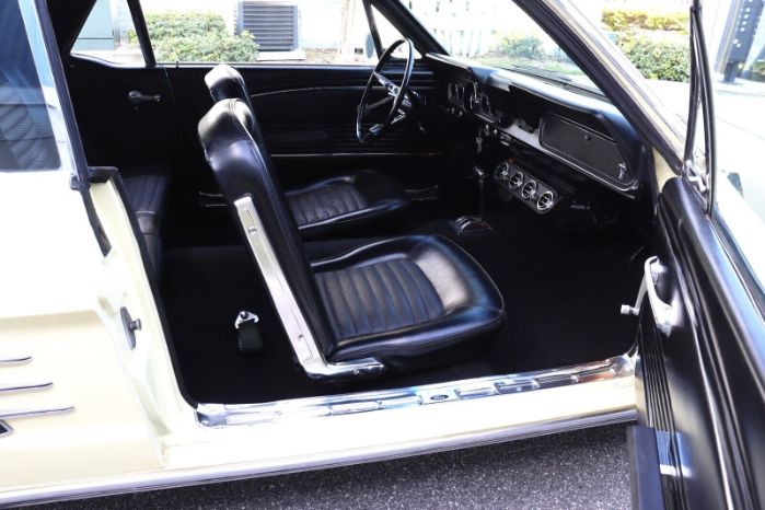 Unknown-Mustang-1966-Yellow-Black-17