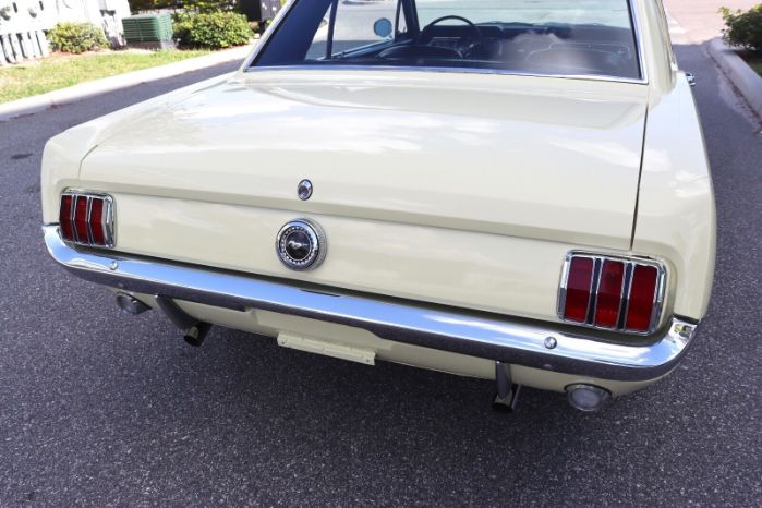 Unknown-Mustang-1966-Yellow-Black-7