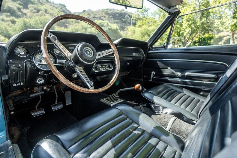 Unknown-Mustang-1967-Astro-Blue-Black-16