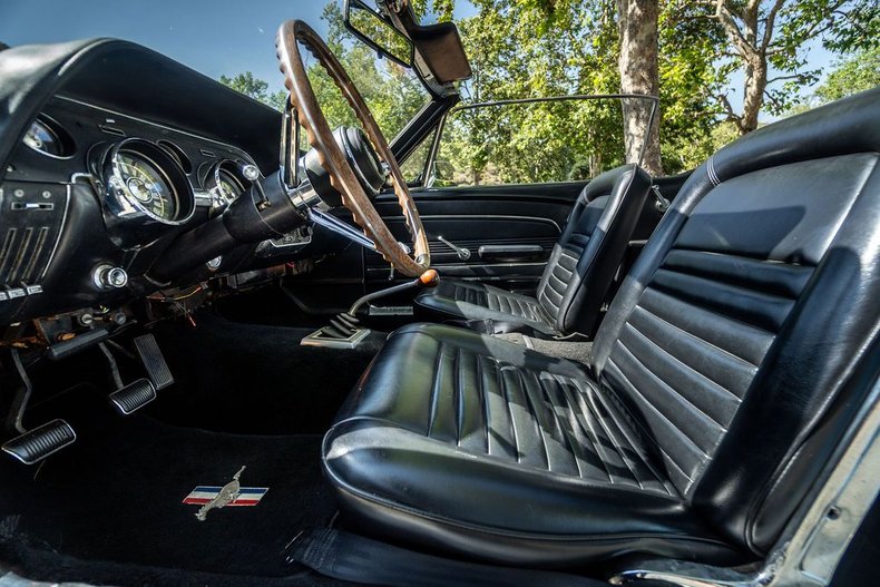 Unknown-Mustang-1967-Astro-Blue-Black-17