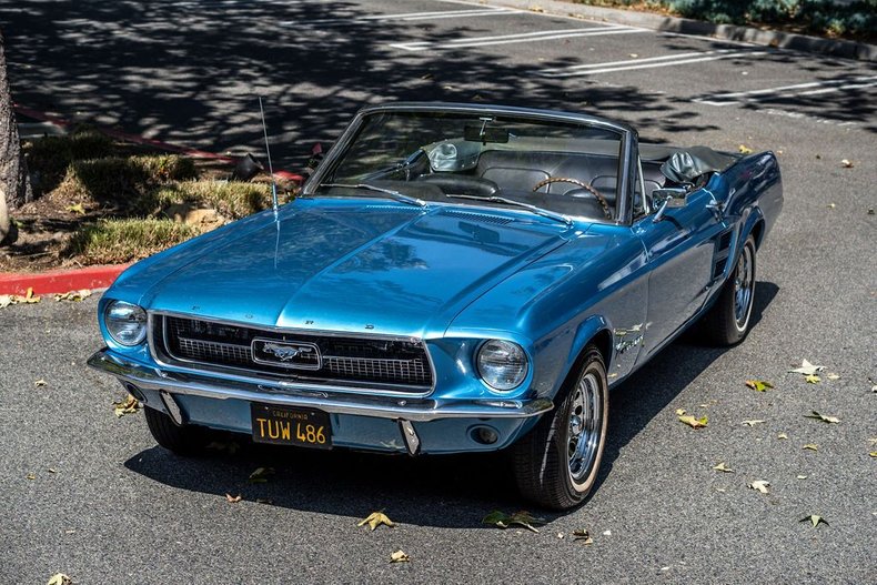 Unknown-Mustang-1967-Astro-Blue-Black-2