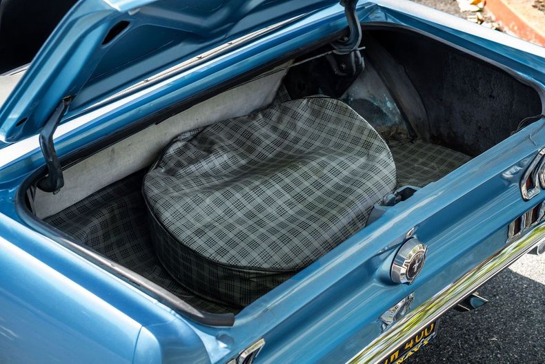 Unknown-Mustang-1967-Astro-Blue-Black-20