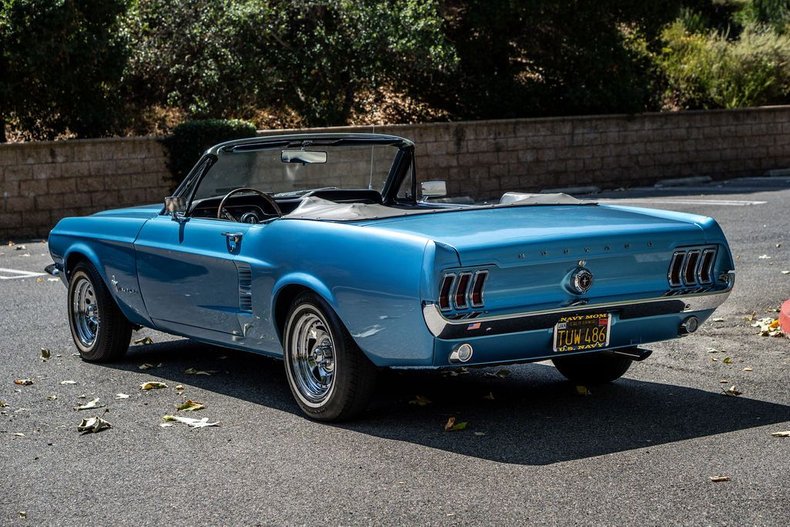 Unknown-Mustang-1967-Astro-Blue-Black-21