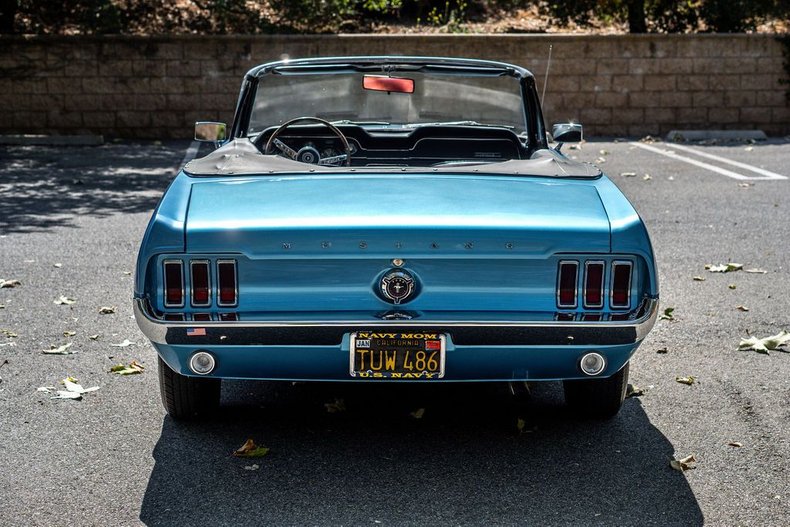 Unknown-Mustang-1967-Astro-Blue-Black-22