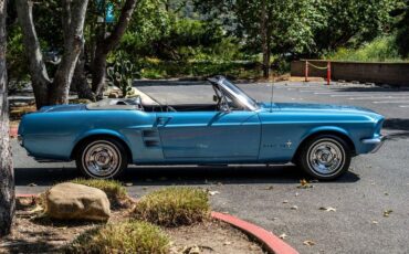 Unknown-Mustang-1967-Astro-Blue-Black-23