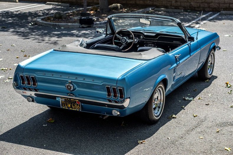 Unknown-Mustang-1967-Astro-Blue-Black-25