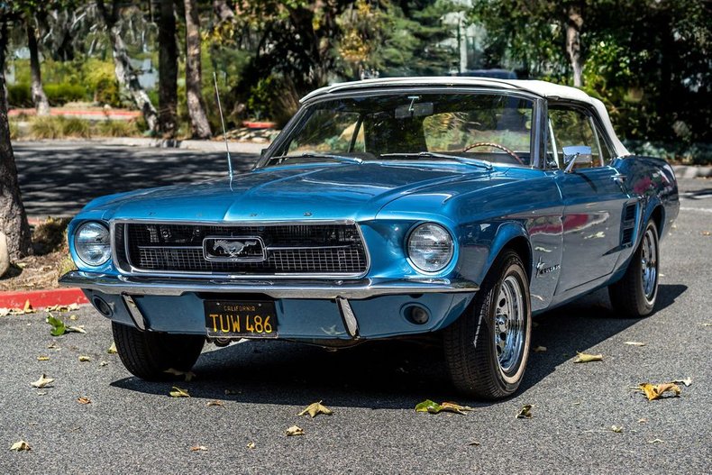 Unknown-Mustang-1967-Astro-Blue-Black-29