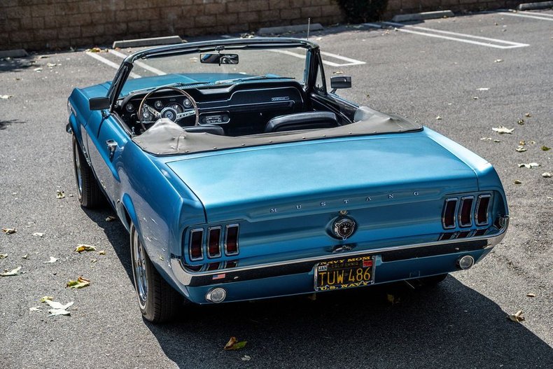 Unknown-Mustang-1967-Astro-Blue-Black-3