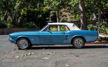 Unknown-Mustang-1967-Astro-Blue-Black-30
