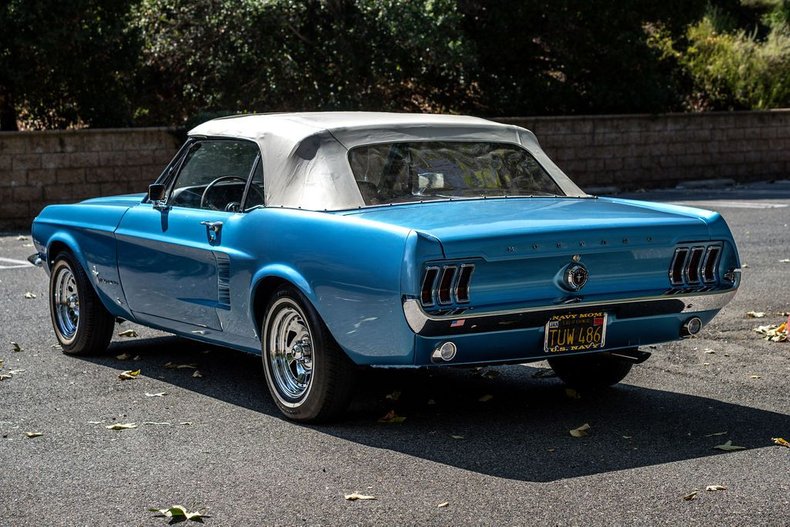 Unknown-Mustang-1967-Astro-Blue-Black-31