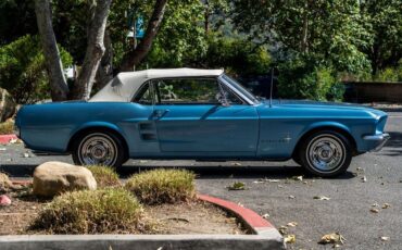 Unknown-Mustang-1967-Astro-Blue-Black-32