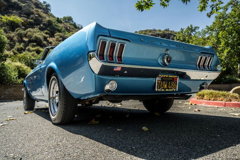 Unknown-Mustang-1967-Astro-Blue-Black-37