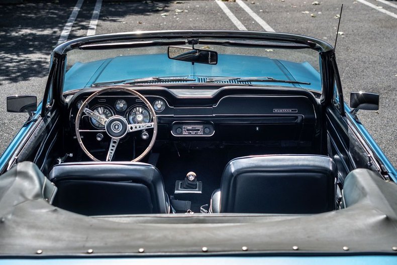 Unknown-Mustang-1967-Astro-Blue-Black-44