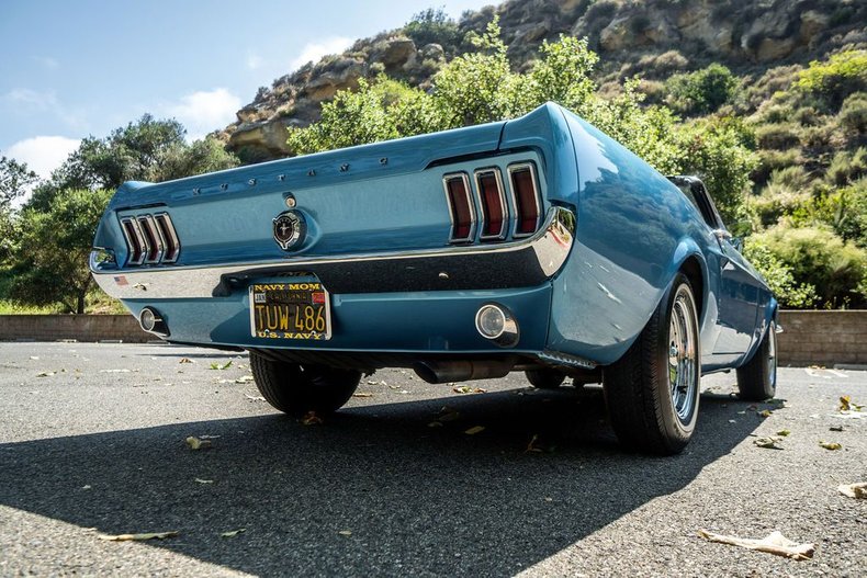 Unknown-Mustang-1967-Astro-Blue-Black-7