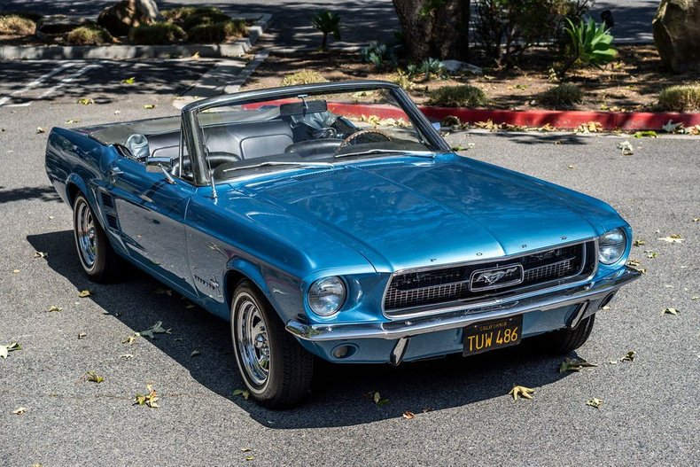 Unknown-Mustang-1967-Astro-Blue-Black-9