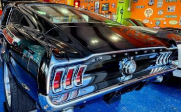 Unknown-Mustang-1967-Black-Black-7