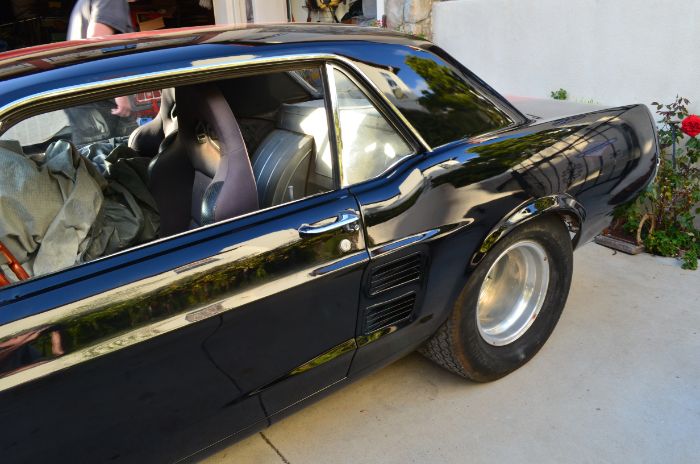 Unknown-Mustang-1967-BlackRed-Black-5