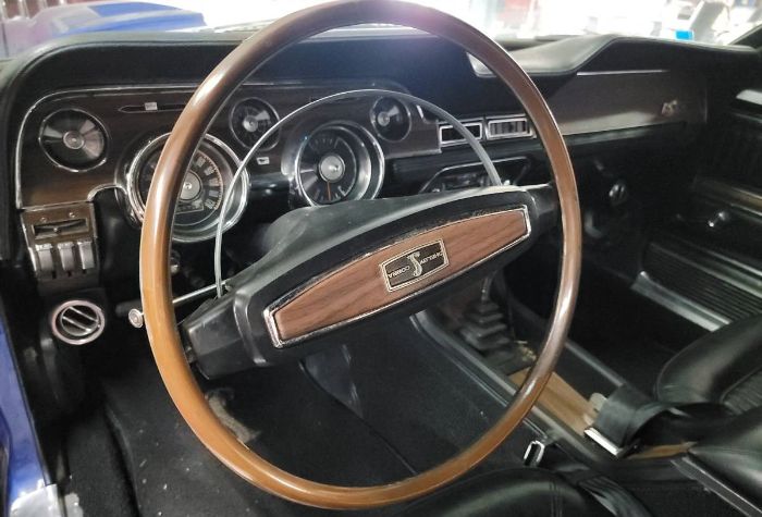 Unknown-Mustang-1967-Blue-10