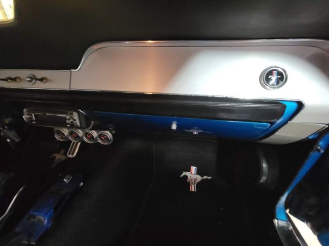 Unknown-Mustang-1967-Blue-Black-20