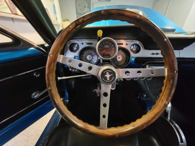 Unknown-Mustang-1967-Blue-Black-5