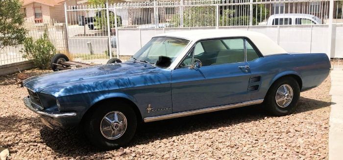 Unknown-Mustang-1967-Blue-White-1