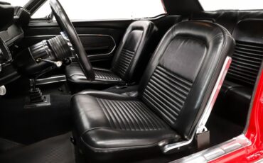 Unknown-Mustang-1967-Candy-Apple-Red-Black-11