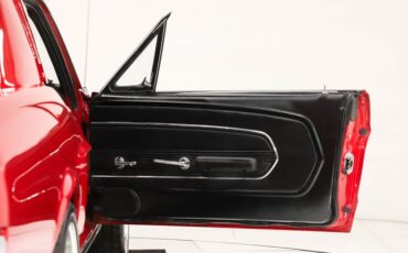 Unknown-Mustang-1967-Candy-Apple-Red-Black-32
