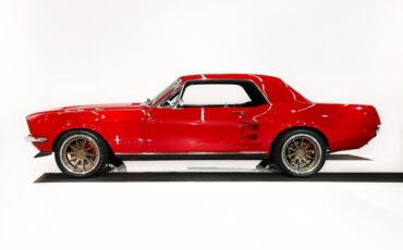 Unknown-Mustang-1967-Candy-Apple-Red-Black-34