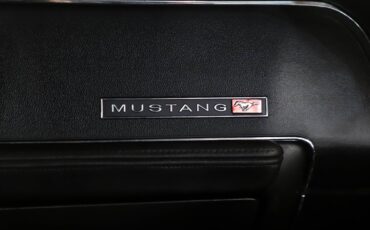 Unknown-Mustang-1967-Candy-Apple-Red-Black-36