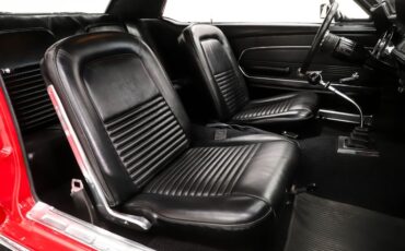Unknown-Mustang-1967-Candy-Apple-Red-Black-39