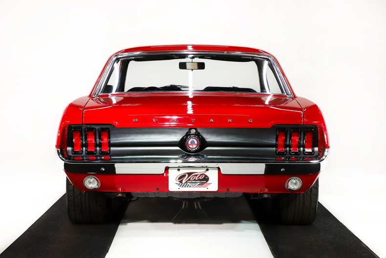 Unknown-Mustang-1967-Candy-Apple-Red-Black-43