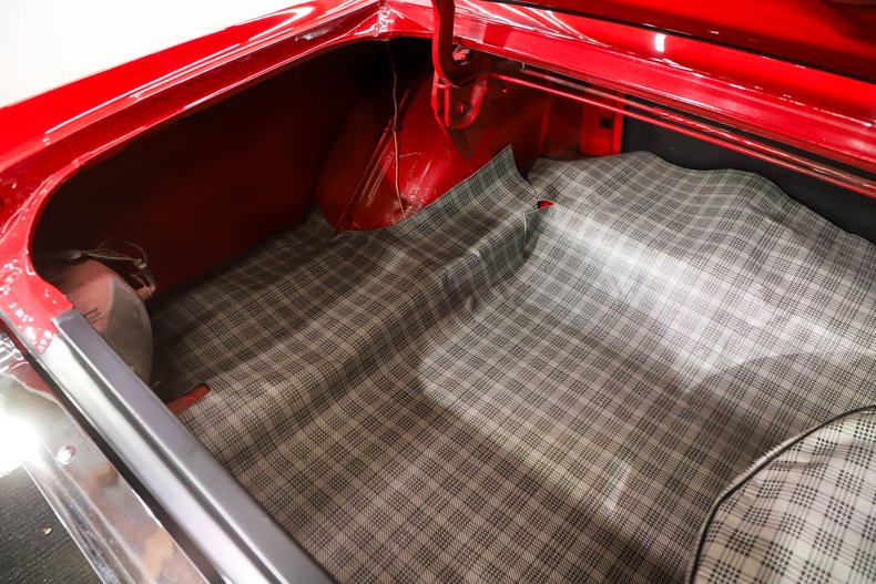 Unknown-Mustang-1967-Candy-Apple-Red-Black-47