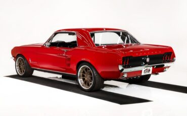 Unknown-Mustang-1967-Candy-Apple-Red-Black-6